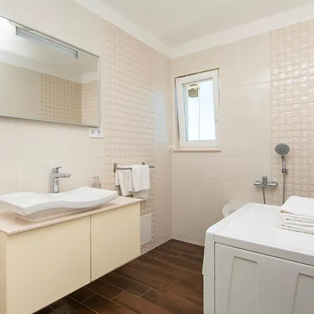 Anita Apartman *